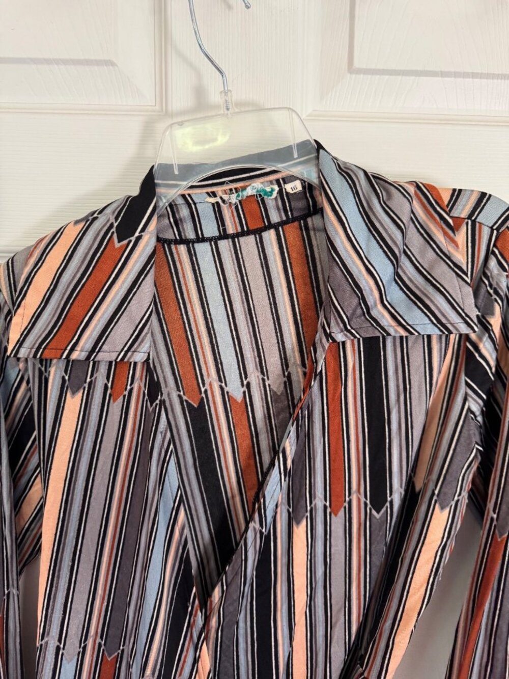 70s Vintage Striped Wrap Dress Cuffs Neutral Brown Blue Tan Stripes Stretchy 16 - Picture 8 of 11